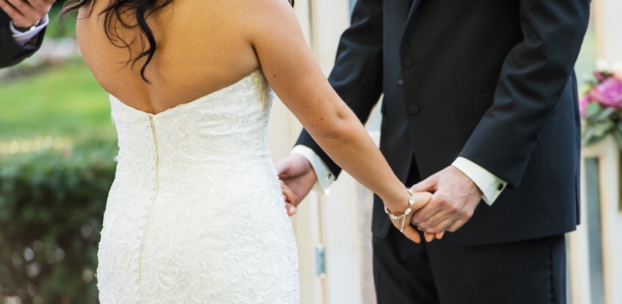 Wedding Officiants, Ceremony Ministers - Ceremony Officiants